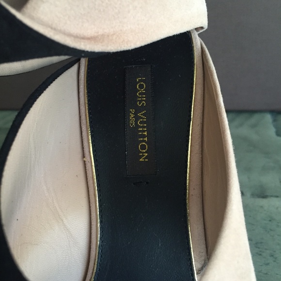 Louis Vuitton Suede Sandal Booties - Picture 6 of 8